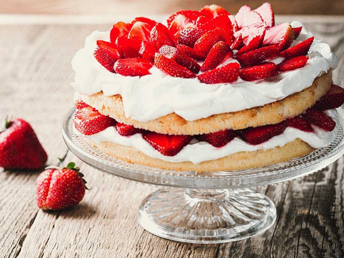 Strawberry genoise cake